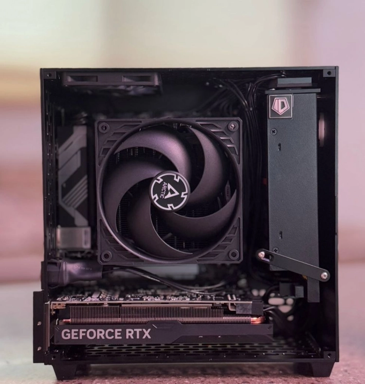 sff 미니 pc . 14400f. 32g.rtx5060 - 안심되는 중고거래
