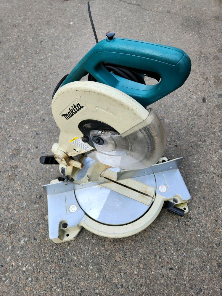 일제 마끼다 45도 각도절단기 10인치 이미지