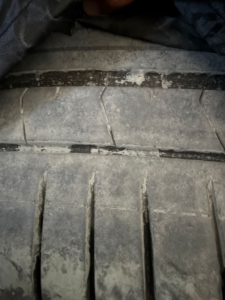 x5,x6 피렐리 피제로 ㅌ275/40/21,2본 315/35/21, 2본 별마킹타이어 런플랫 1대분 판매합니다 이미지