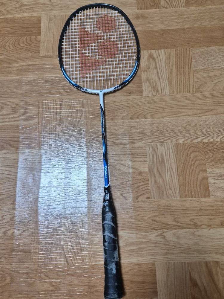 배드민턴 라켓 요넥스 이미지