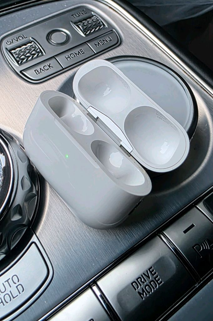 에어팟프로2세대 8핀 본체S급 이미지