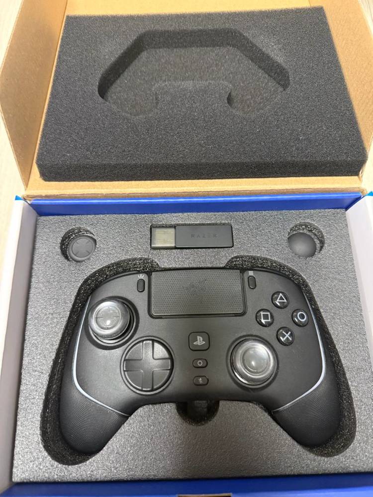ps5 레이저 울버린 v2 pro 블랙 판매합니다 이미지