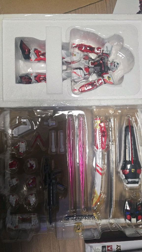 메탈빌드 레드프레임+플라이트유닛+택티컬암즈 판매합니딘 이미지