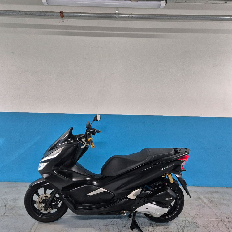 Pcx125 구동계올수리 블랙스쿠터 차량 팝니다 이미지