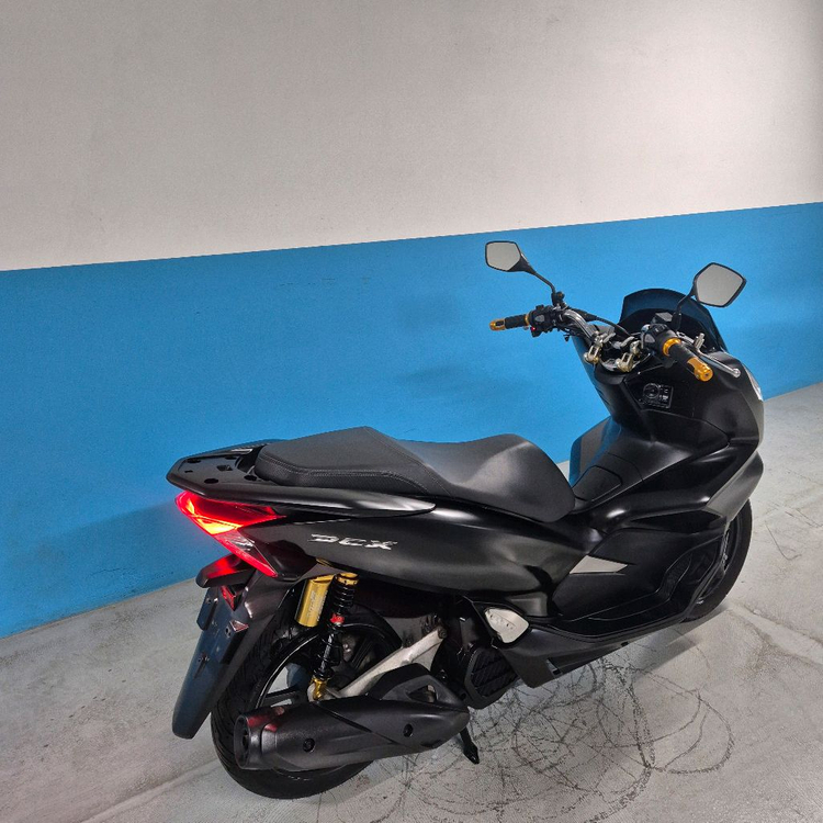 Pcx125 구동계올수리 블랙스쿠터 차량 팝니다 이미지