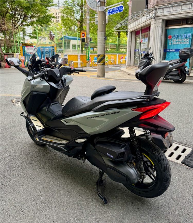 신형 페리 포르자350 깔끔한 차량 판매합니다 이미지