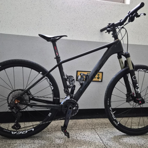 MTB 풀카본 자전거 이미지