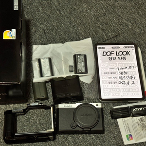 파나소닉 루믹스 S9 완전 쌔거 풀세트 팝 니다. (정품배터리 2개, 틸타 배터리 3구(충전기,스몰리그 케이지) 이미지