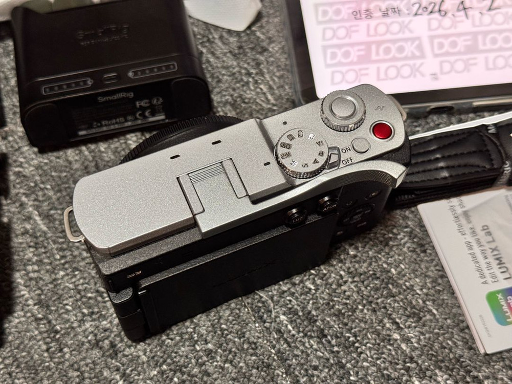 파나소닉 루믹스 S9 완전 쌔거 풀세트 팝 니다. (정품배터리 2개, 틸타 배터리 3구(충전기,스몰리그 케이지) 이미지