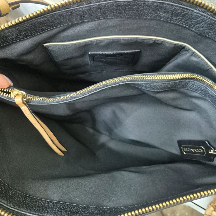 코치 블랙가죽 숄더크로스백 클러치백 남여공용 이미지