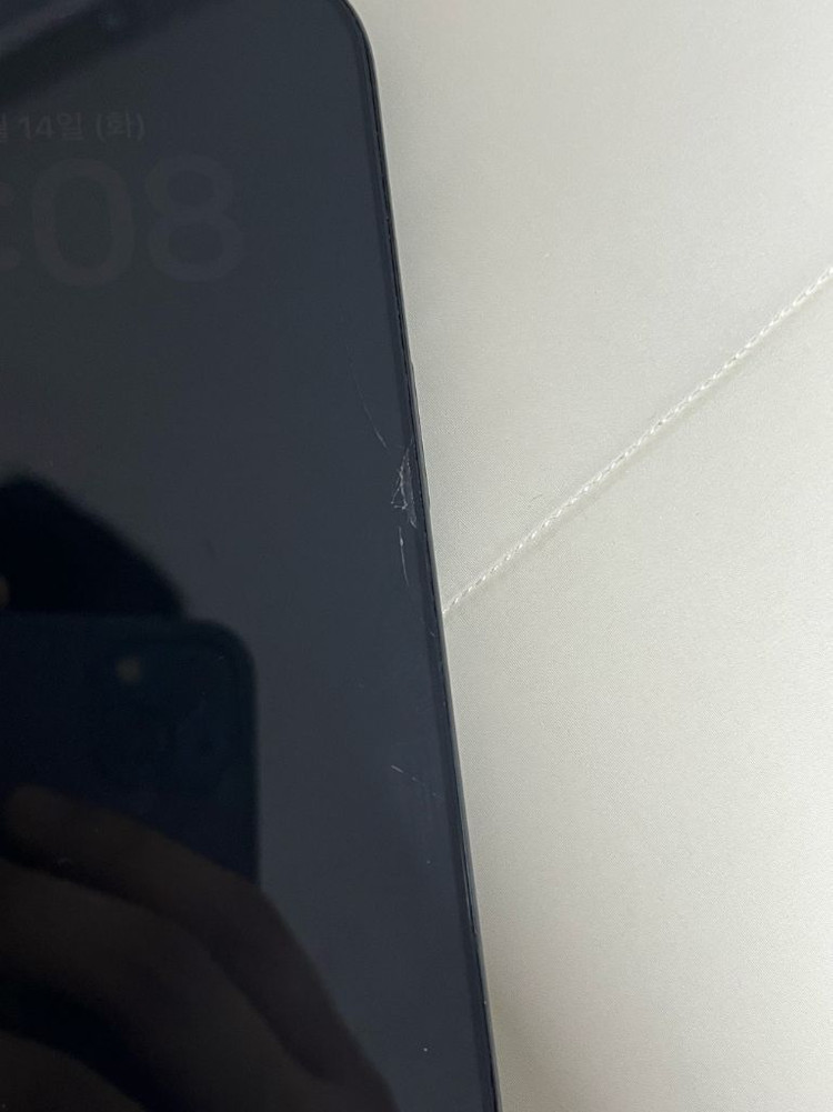 아이폰 16프로 블랙 256기가 판매합니다. 이미지