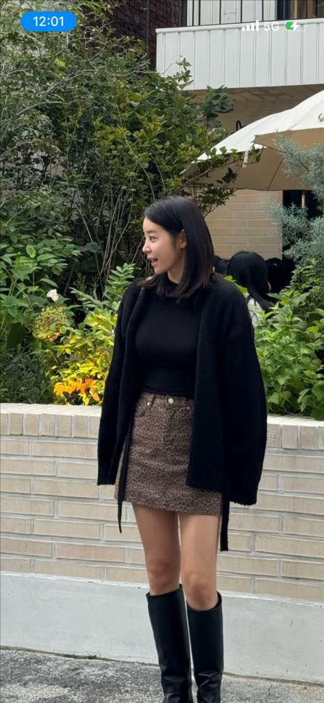 아뜨와 블랙 가디건 이미지