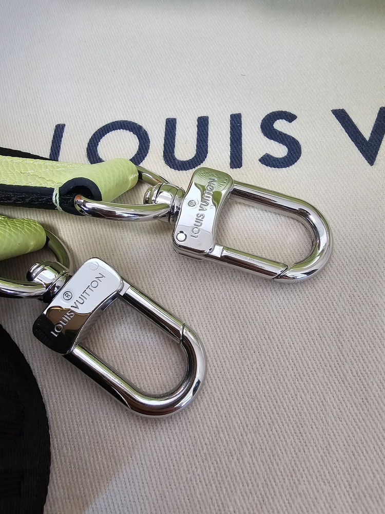 루이비통 타이가 키폴25 반둘리에 레몬형광 신형 26ss 이미지