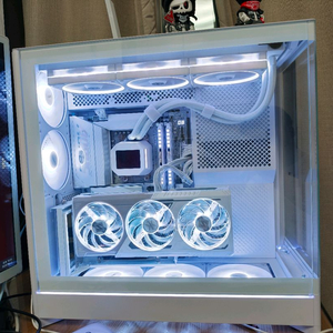 고사양 화이트 게이밍 pc 데스크탑 컴퓨터 본체 이미지