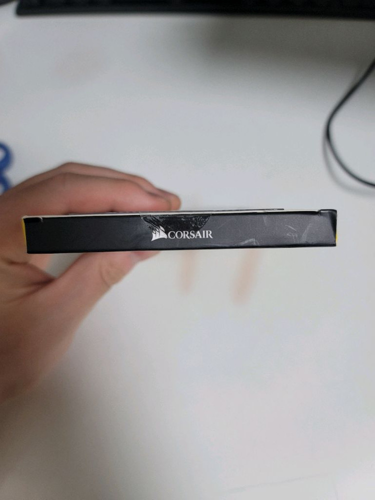 미개봉 커세어 벤젠스 램 LPX DDR4 32GB 4000mhz 이미지