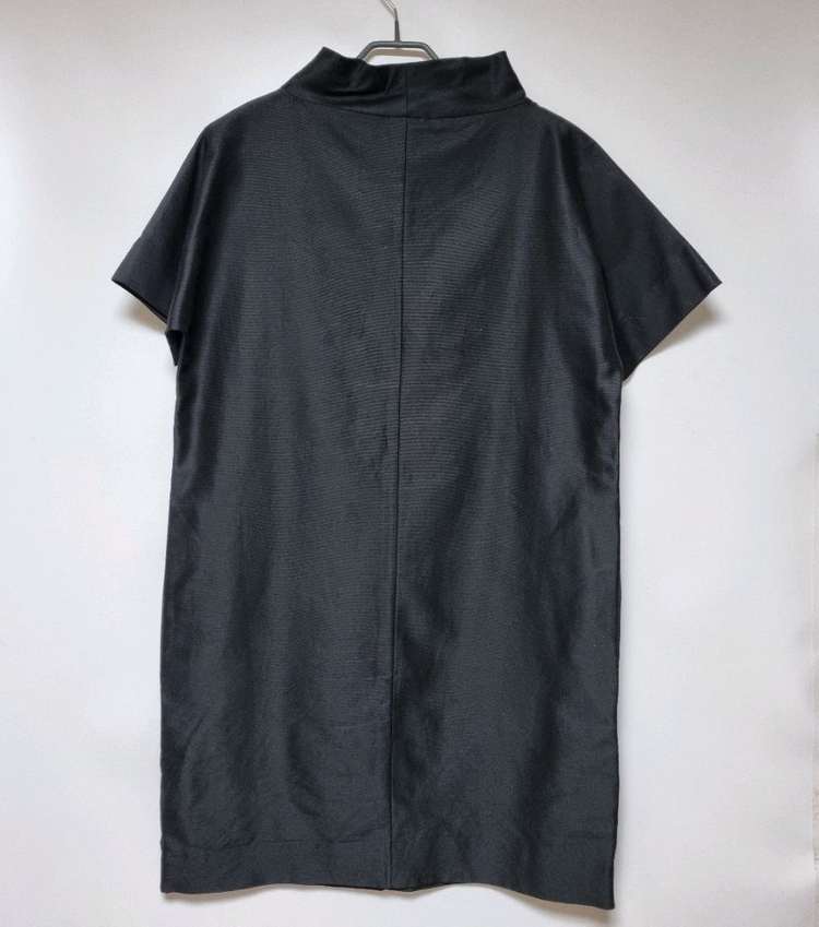 COS 블랙 실크 혼방 넥 원피스 이미지