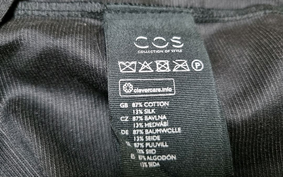 COS 블랙 실크 혼방 넥 원피스 이미지