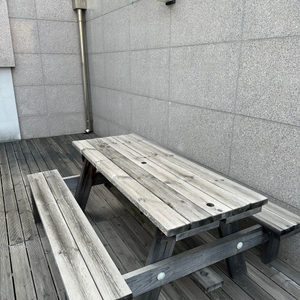 원목 야외 테이블 의자 세트 이미지