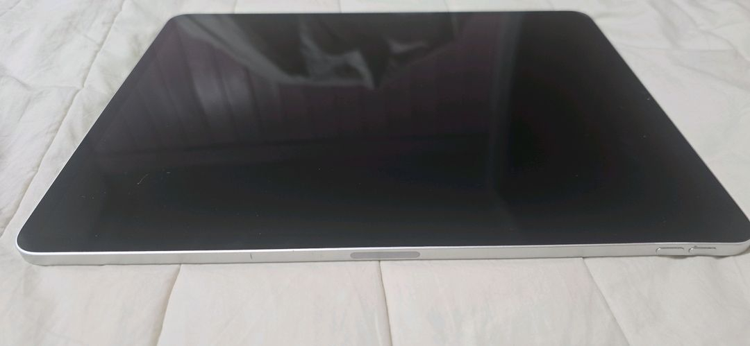 아이패드 프로 5세대 12.9 m1칩 128g wifi 팝니다. b급 이미지