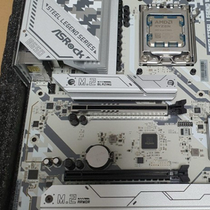 9600X + ASRock B650 스틸레전드 WIFI 메인보드 이미지