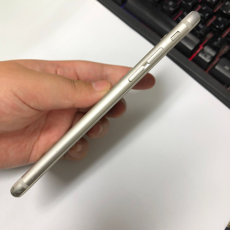 아이폰6S 64GB 실버 중고폰 배터리90% 사진폰 카메라폰 인스타 레트로감성 212866 이미지