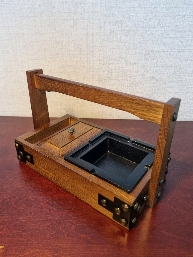 [일본 근대사 기물] 이동식 원목+무쇠 연초 함 이미지