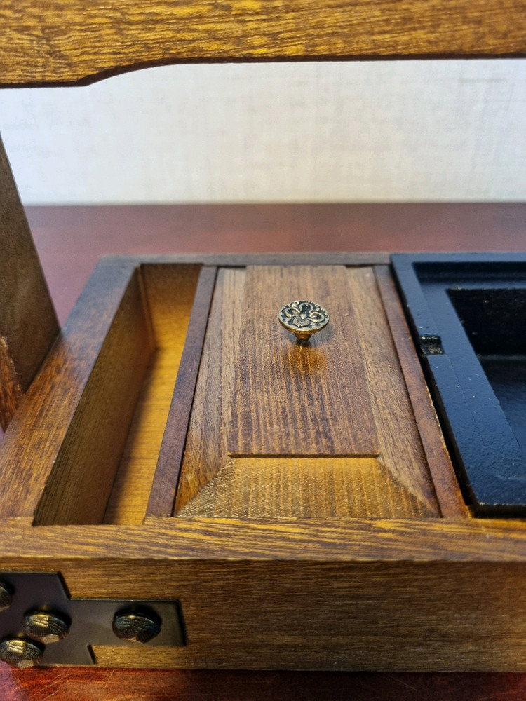 [일본 근대사 기물] 이동식 원목+무쇠 연초 함 이미지