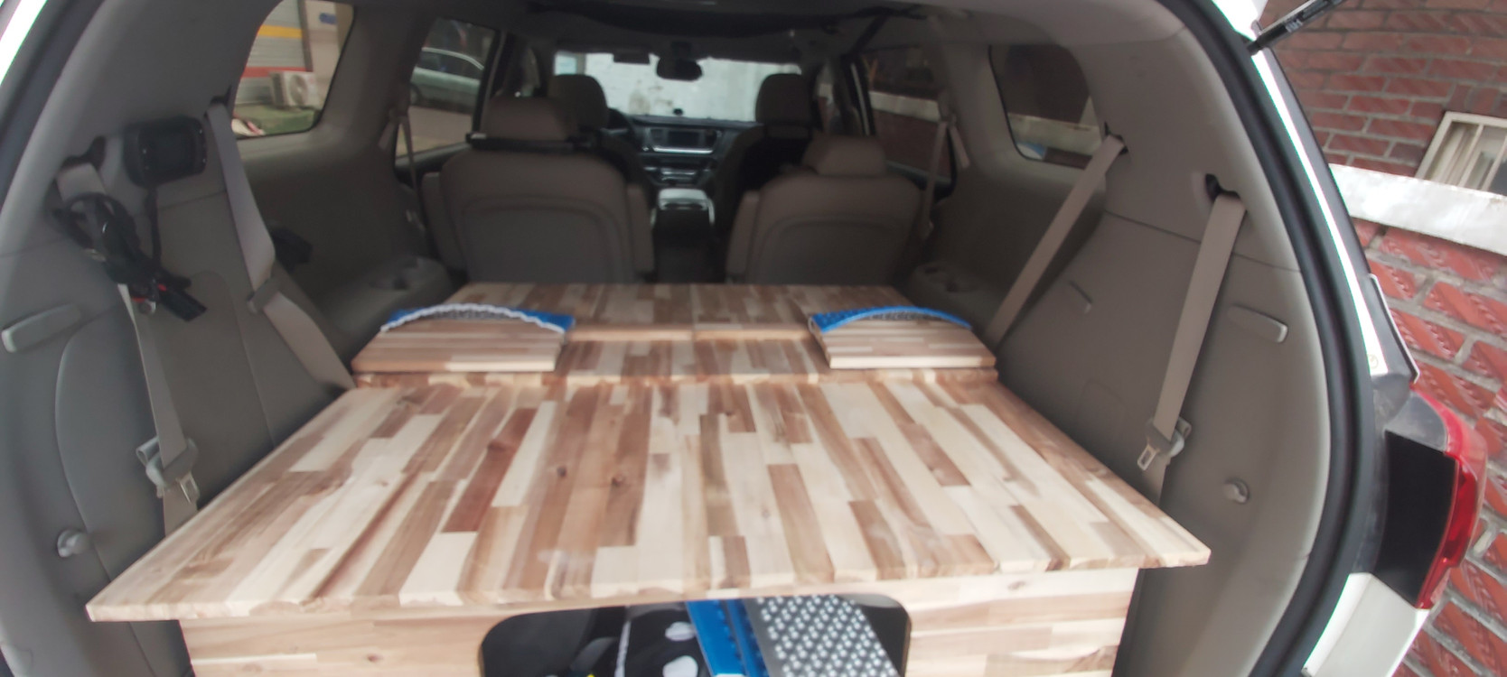 2019년식 더뉴카니발9인승 차박 평탄화 원목, 올뉴카니발 이미지