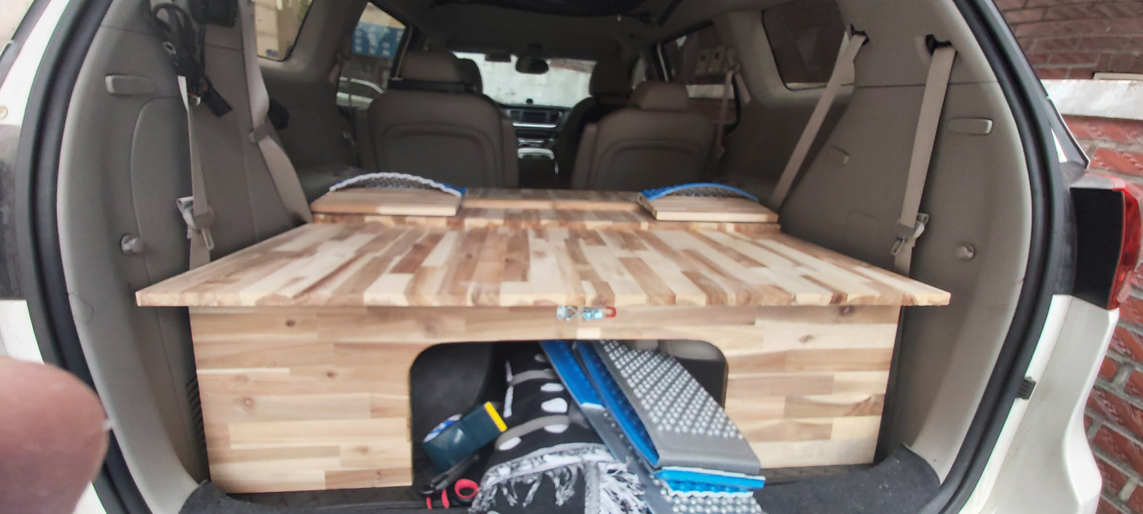 2019년식 더뉴카니발9인승 차박 평탄화 원목, 올뉴카니발 이미지