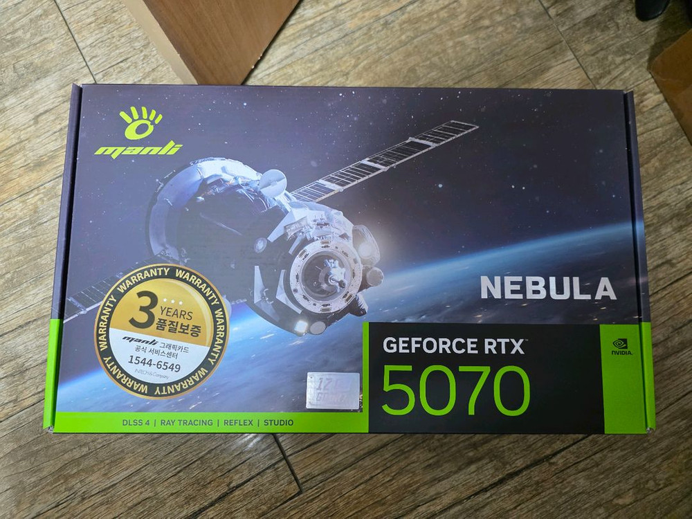 만리 지포스 RTX 5070 NEBULA 이미지