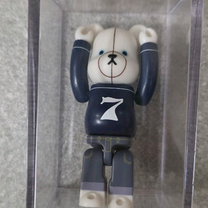 세븐데이즈=선데이 100프로 베어브릭 이미지