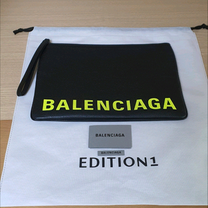 발렌시아가 클러치백 라지 정품S급(감정O)구찌프라다루이비통디올고야드샤넬셀린느보테가생로랑발렌시아가버버리가방 이미지