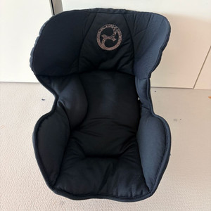 싸이벡스 카시트 신생아 인레이 이미지