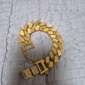 순금 50돈 팔찌 팝니다. 이미지