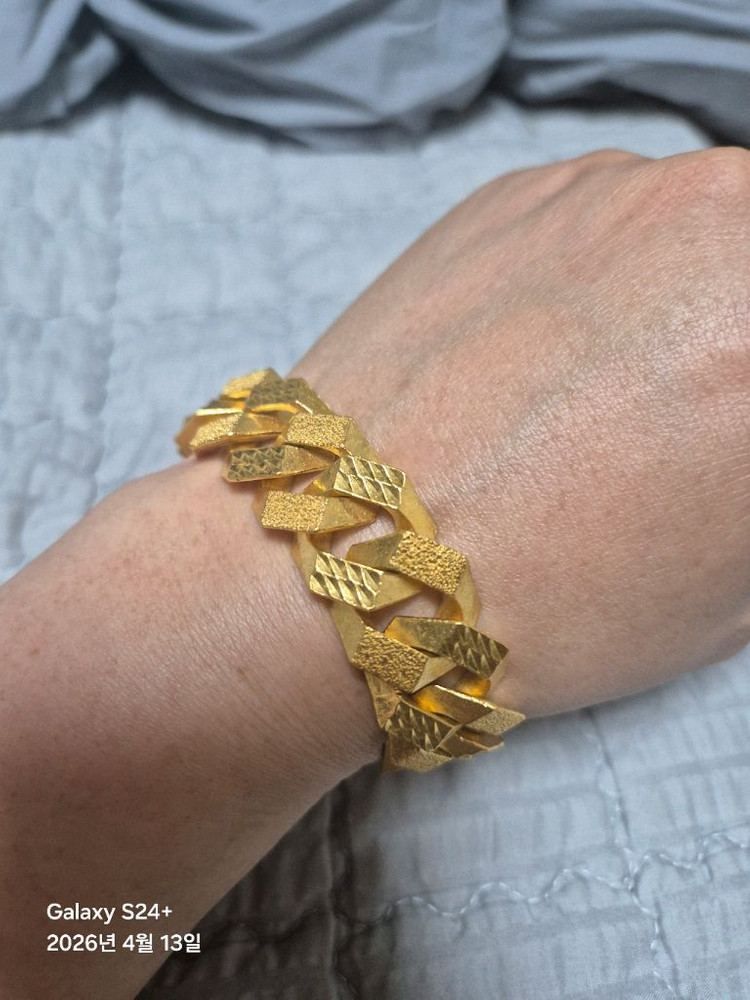 순금 50돈 팔찌 팝니다. 이미지