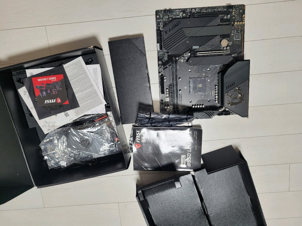 MSI MEG B550 Unify-X AM4 메인보드 풀박스 이미지