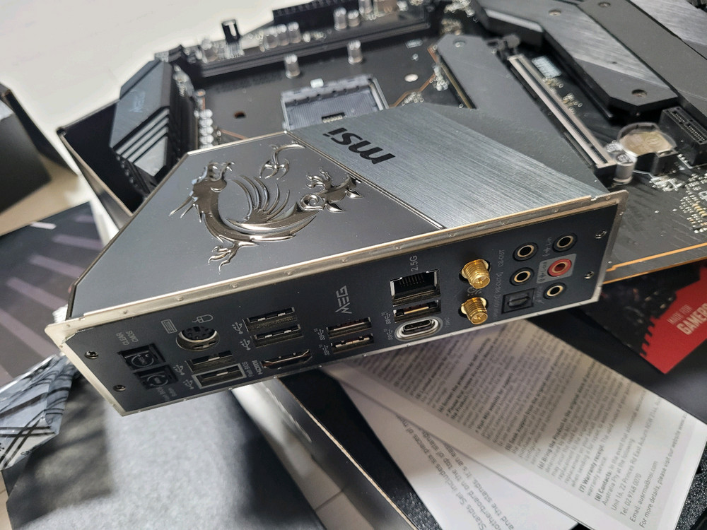 MSI MEG B550 Unify-X AM4 메인보드 풀박스 이미지