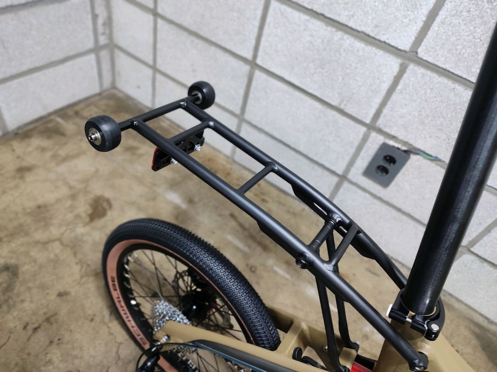 버디 정글 익스플로러 필드브라운 미니벨로 자전거 팝니다. 이미지