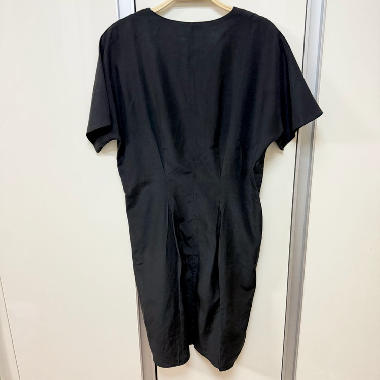 COS코스 실크50% 반팔 셔츠 원피스 핀턱 블랙미디여름노카라 이미지