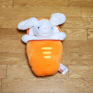 새상품)25cm 당근 침낭 토끼 인형_귀여운 소품_중형 인테리어 빅 누이_크레인 프라이즈 상품 이미지