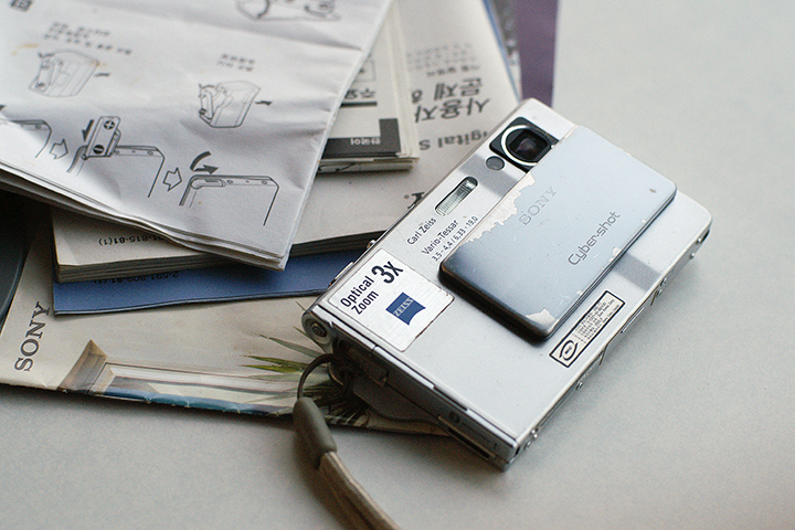 소니 사이버샷 DSC-T7 레트로디카 팝니다(수중촬영방수팩포함) 이미지