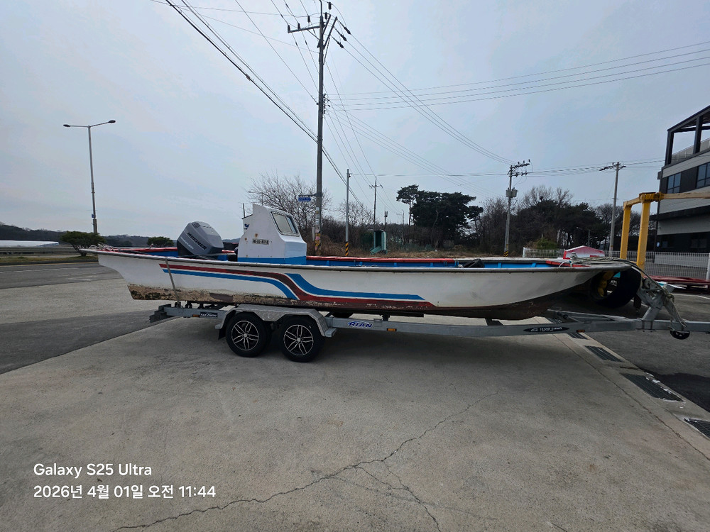 낚시보트 이미지