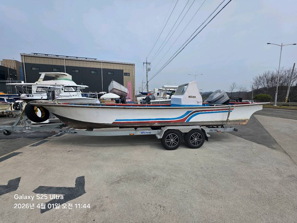 낚시보트 이미지