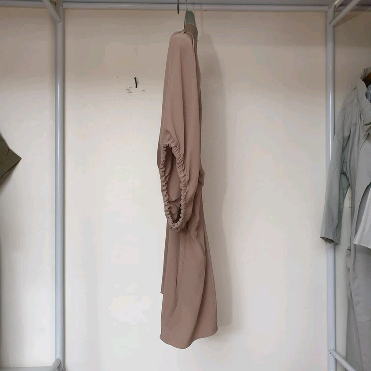 명품 MARNI 마르니 컷아웃 배색 셔링소매 실크 블라우스 이미지