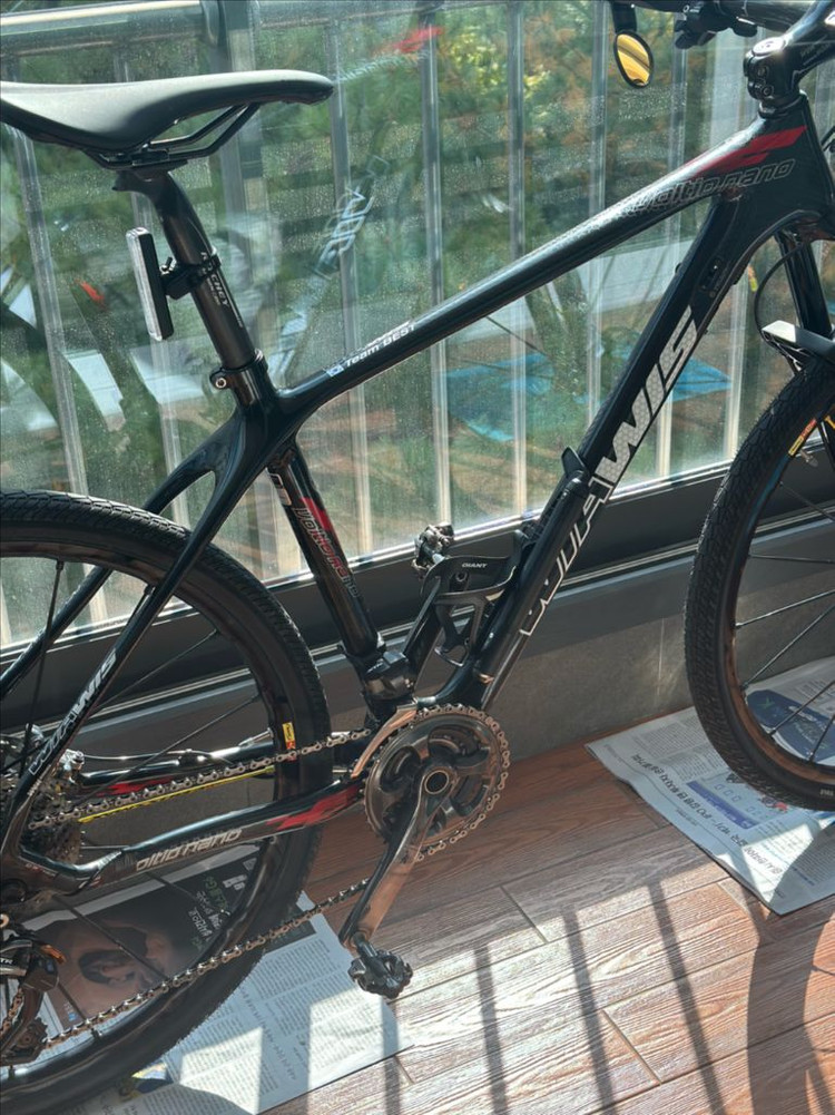 풀카본 MTB 자전거 이미지