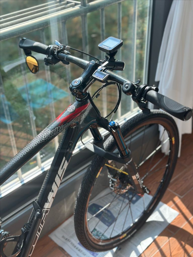 풀카본 MTB 자전거 이미지