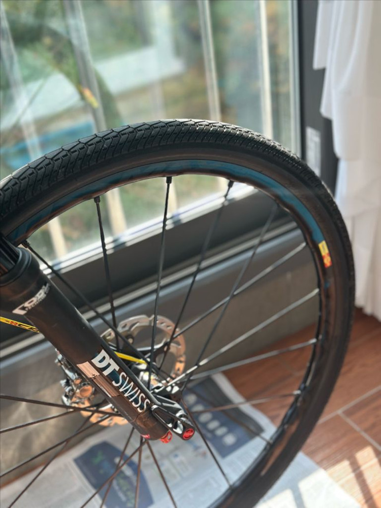 풀카본 MTB 자전거 이미지