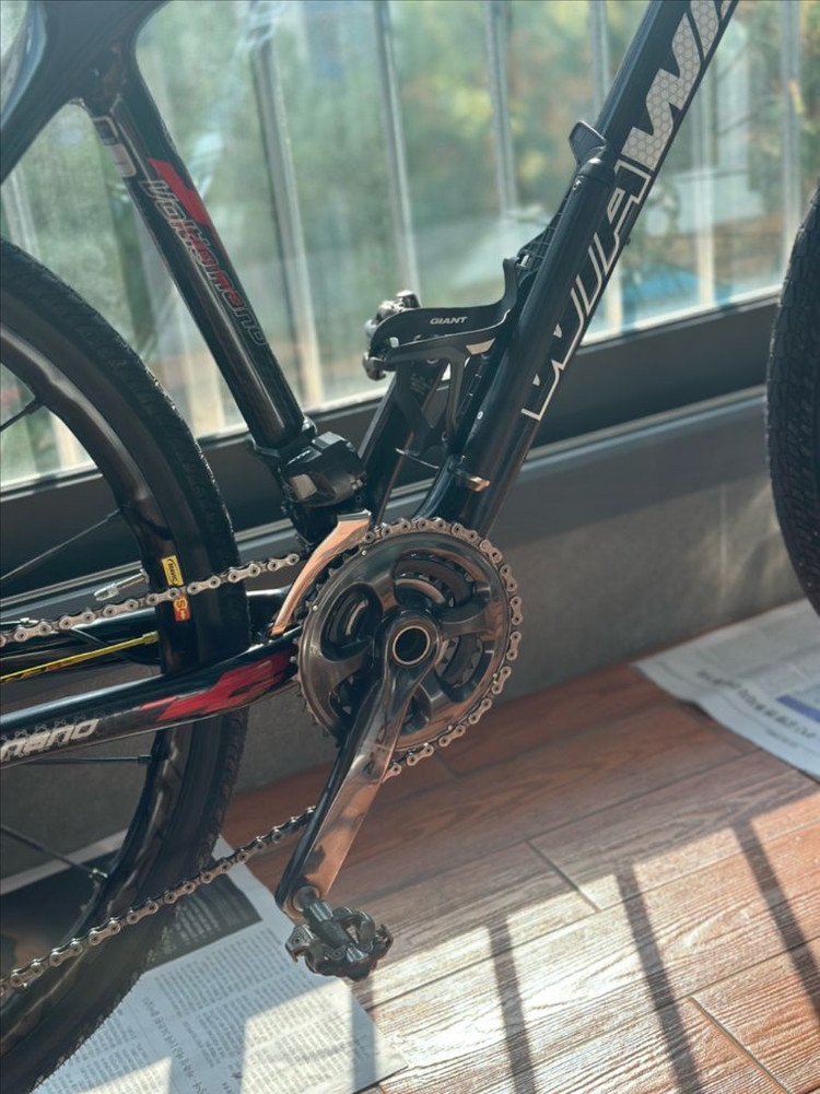풀카본 MTB 자전거 이미지