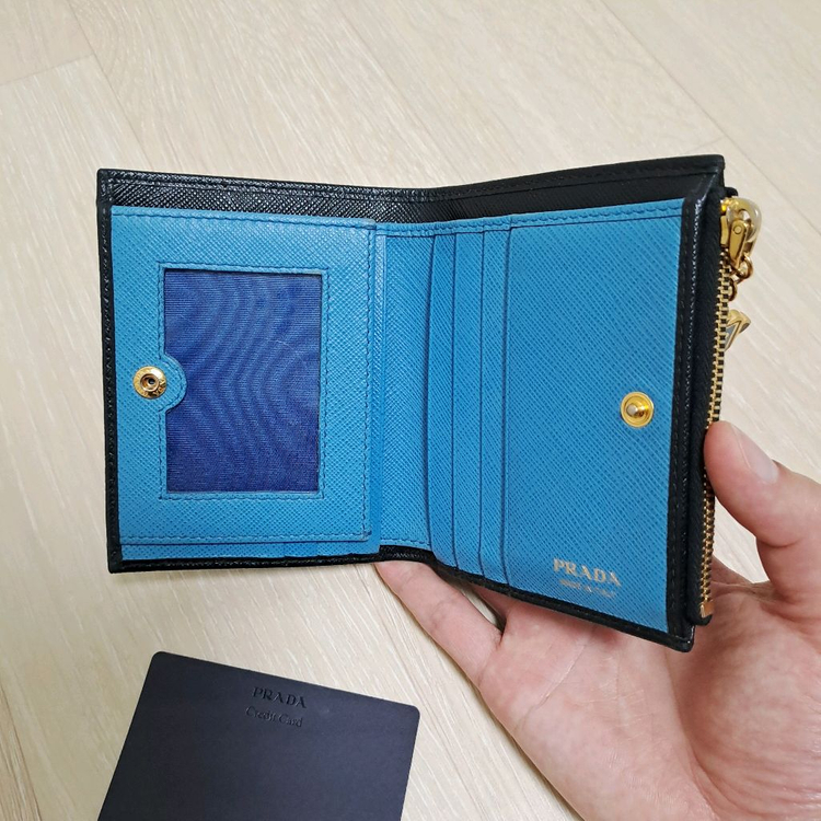 [100%/정품] 프라다 사피아노 로봇 컴팩트 지갑, 프라다지갑,프라다반지갑 이미지