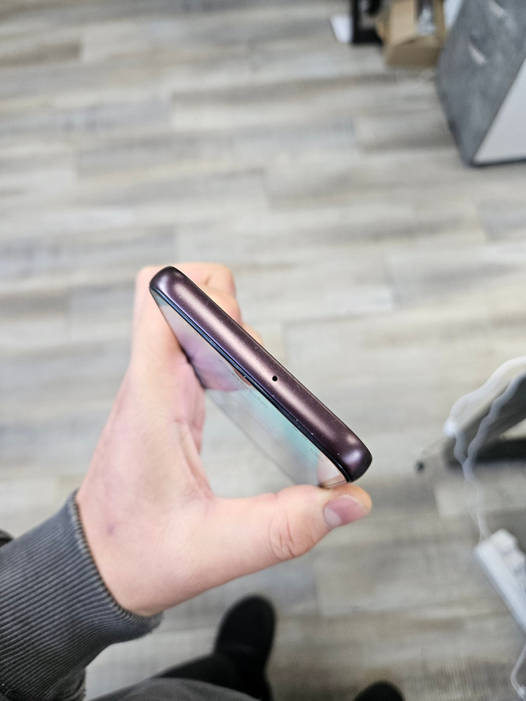 삼성A245래드판매 퀀텀2판매 중고폰 이미지